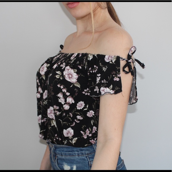 Floral Off the Shoulder American Eagle Top - Picture 2 of 4